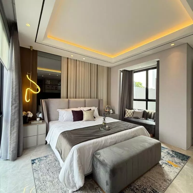 4. Tiga Master Bedroom dan Guest Room Nyaman