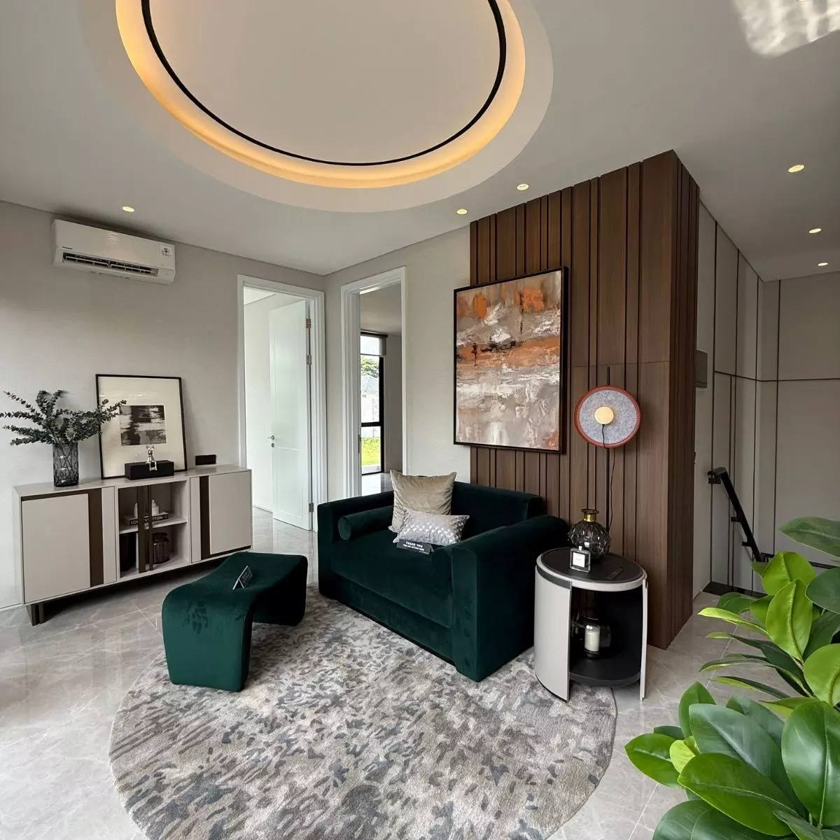 5. Living Room di Lantai 2 yang Super Luas